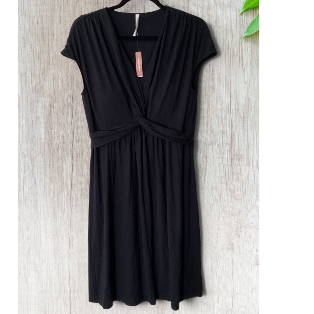 Soma Black Twist Front Empire Waist V-Neck Built In Shelf Bra NWT Large